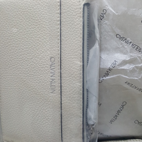 CALVIN KLEIN ESTELLE WHITE BAG PURSE NEW - Picture 8 of 9